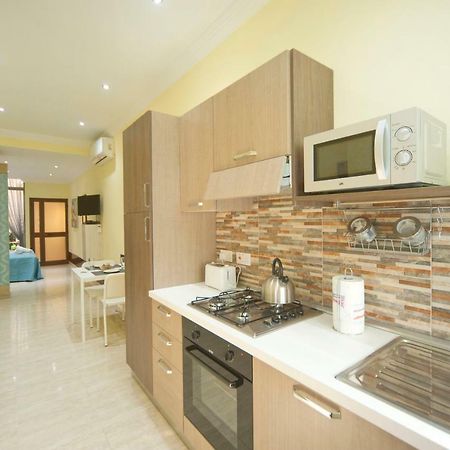 Sliema Duplex 1 Bedroom Apartment - Sleeps 4 Kültér fotó