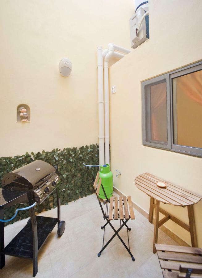 Sliema Duplex 1 Bedroom Apartment - Sleeps 4 Kültér fotó